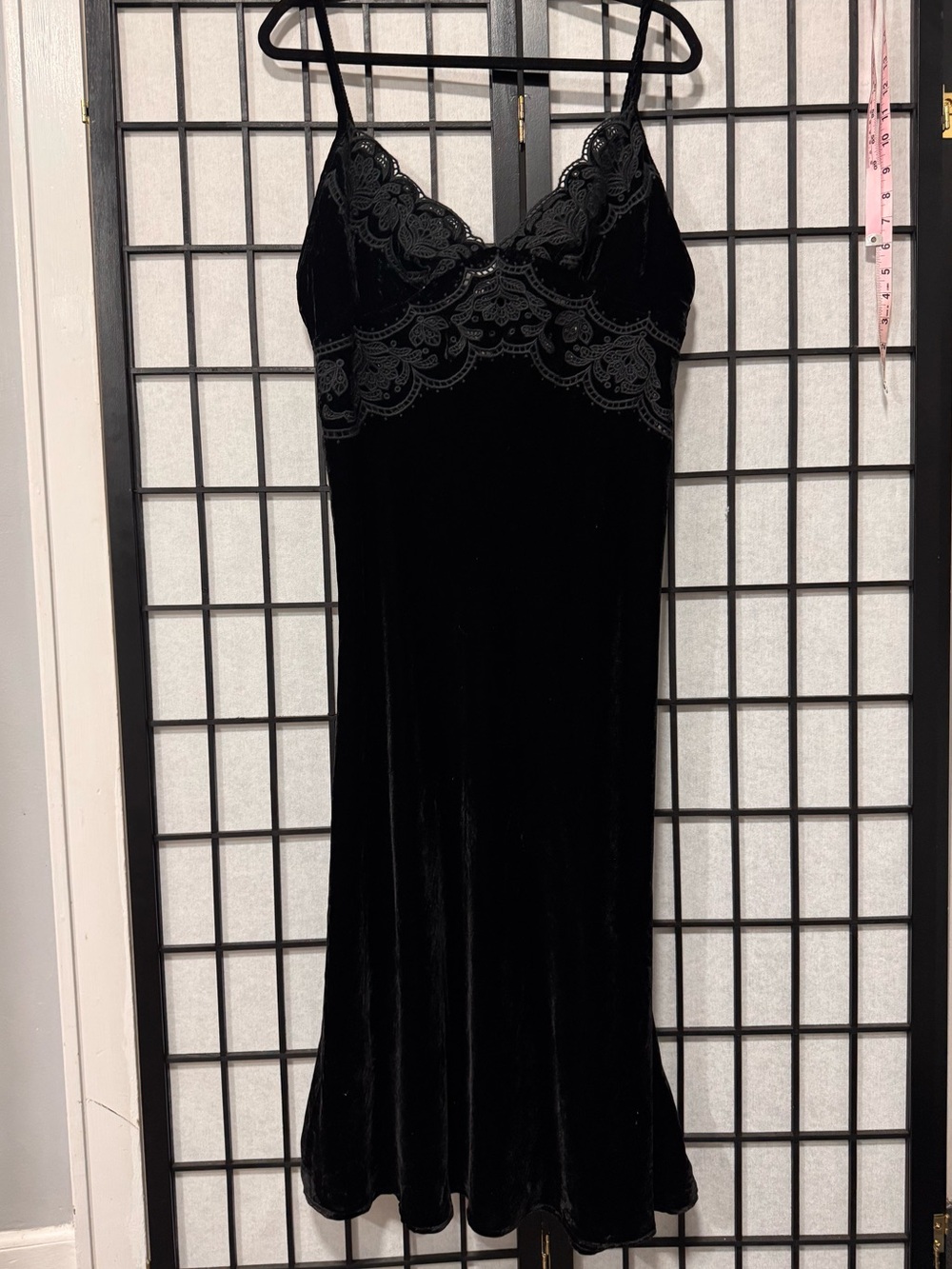 FARM Rio Black Richelieu Velvet Slip Midi Dress Lace Trim Spaghetti Strap Size L - Picture 9 of 16